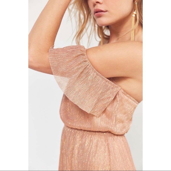 NWT Kimchi Blue Off The Shoulder Rose Gold Dress Holiday Party Size Small - Picture 3 of 13